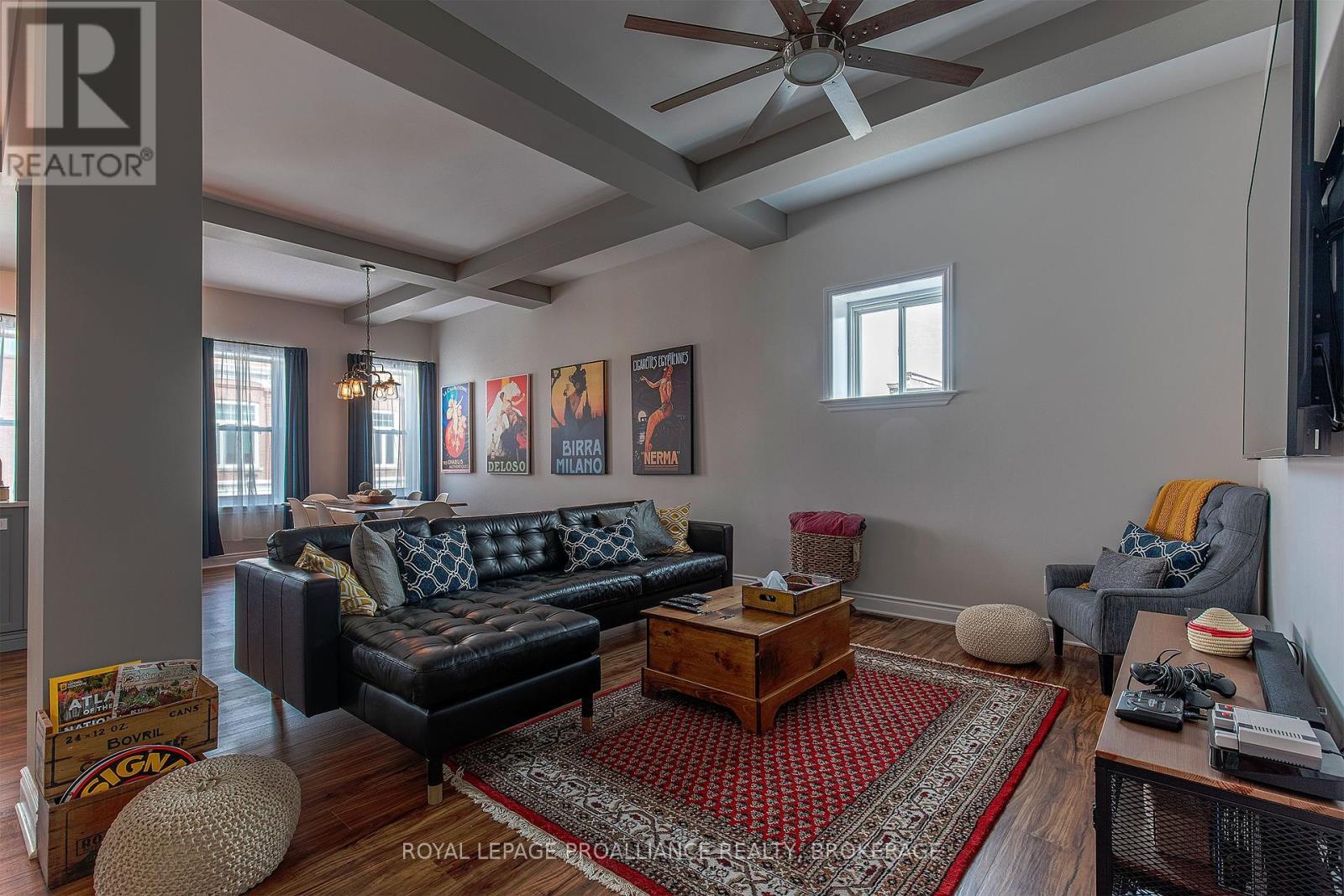 












163 KING STREET E

,
Gananoque,




Ontario
K7G1G3

