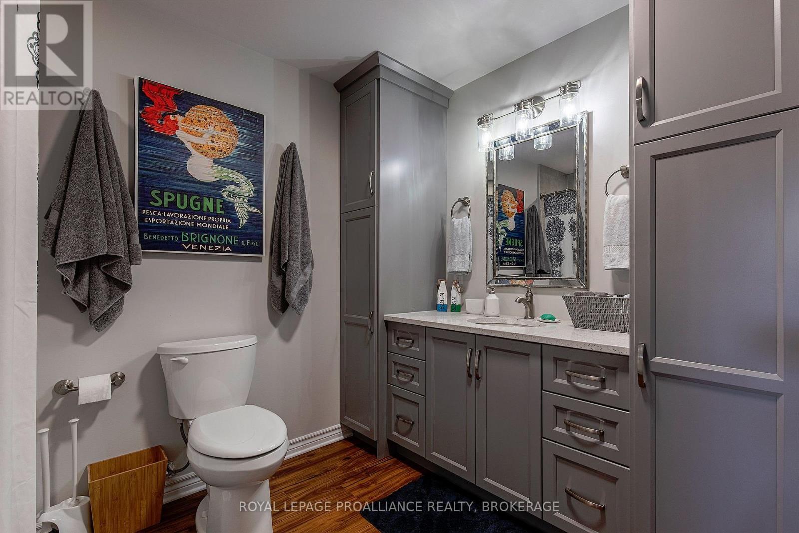 












163 KING STREET E

,
Gananoque,




Ontario
K7G1G3

