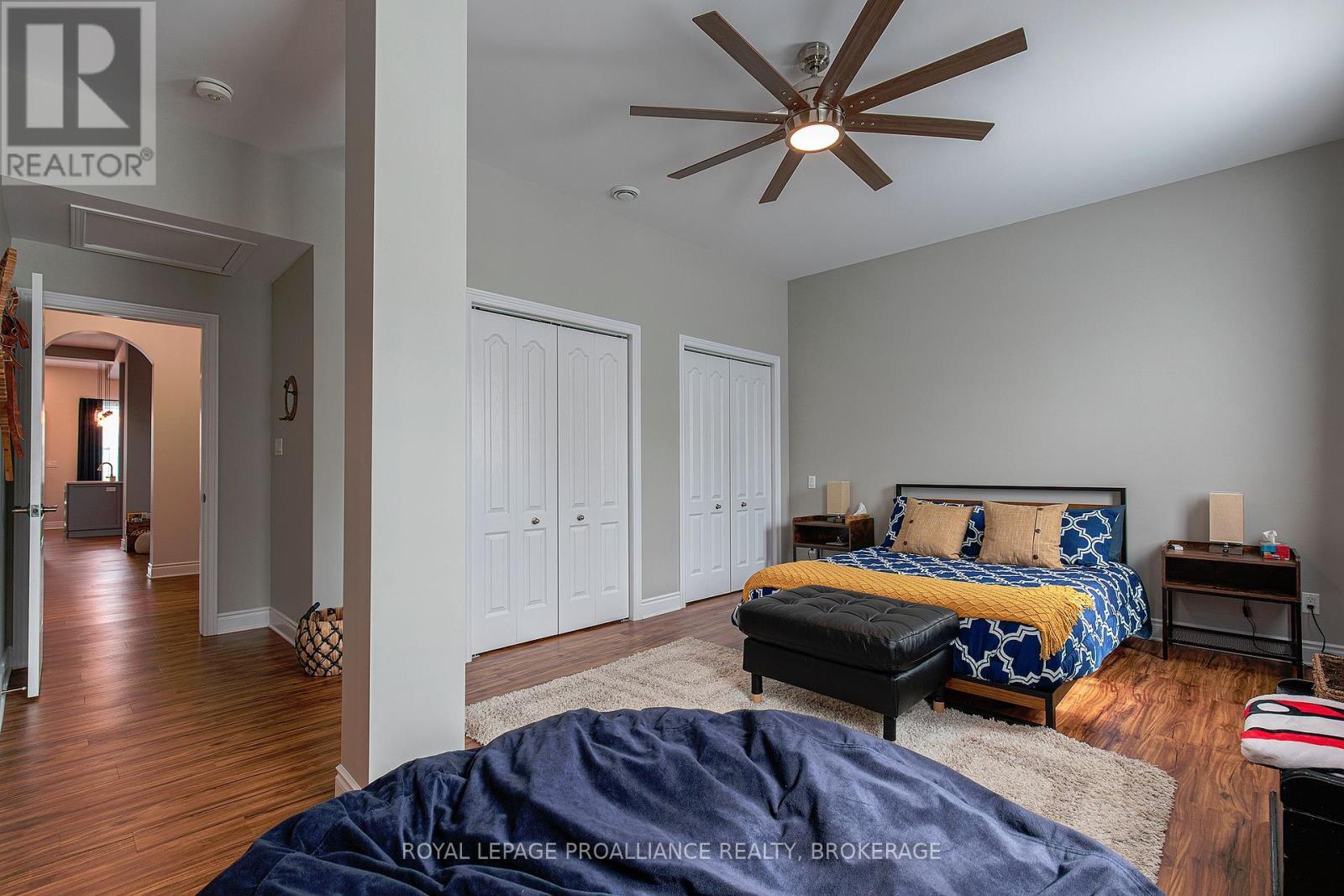












163 KING STREET E

,
Gananoque,




Ontario
K7G1G3

