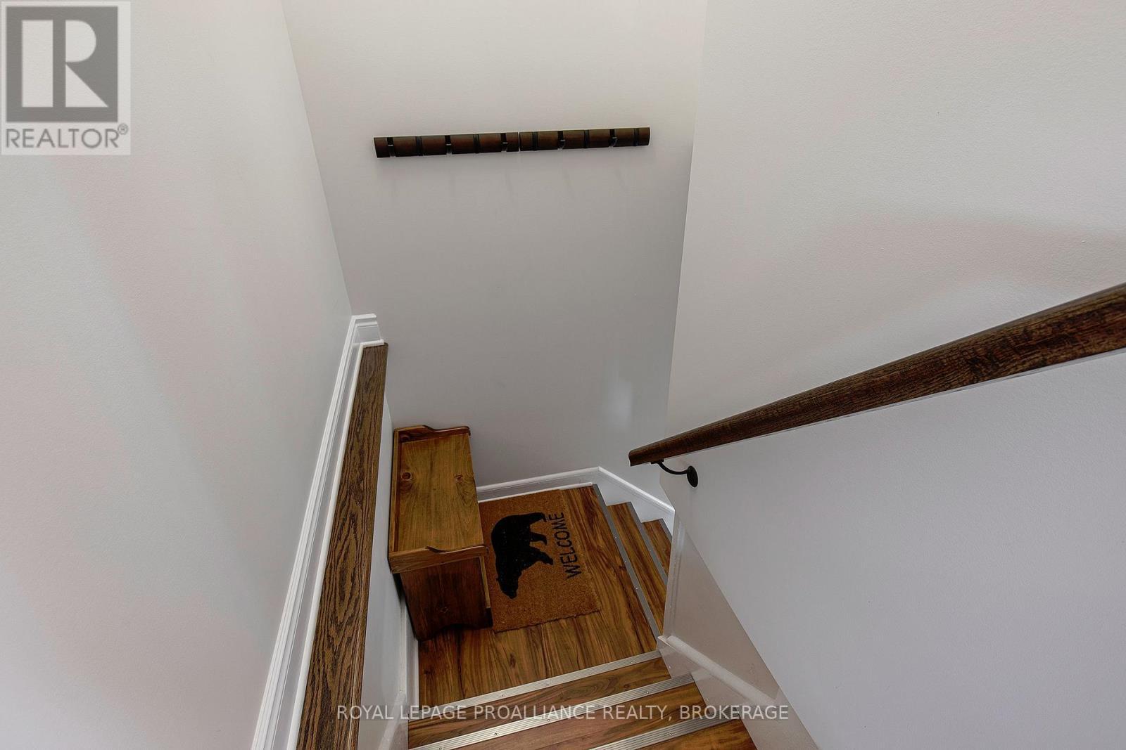 












163 KING STREET E

,
Gananoque,




Ontario
K7G1G3

