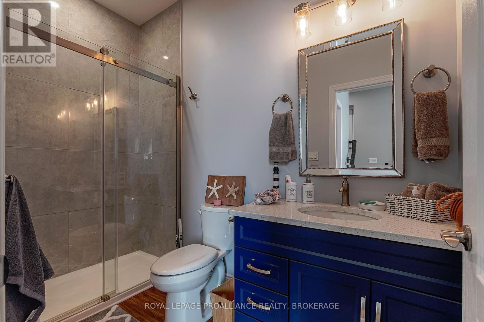 












163 KING STREET E

,
Gananoque,




Ontario
K7G1G3

