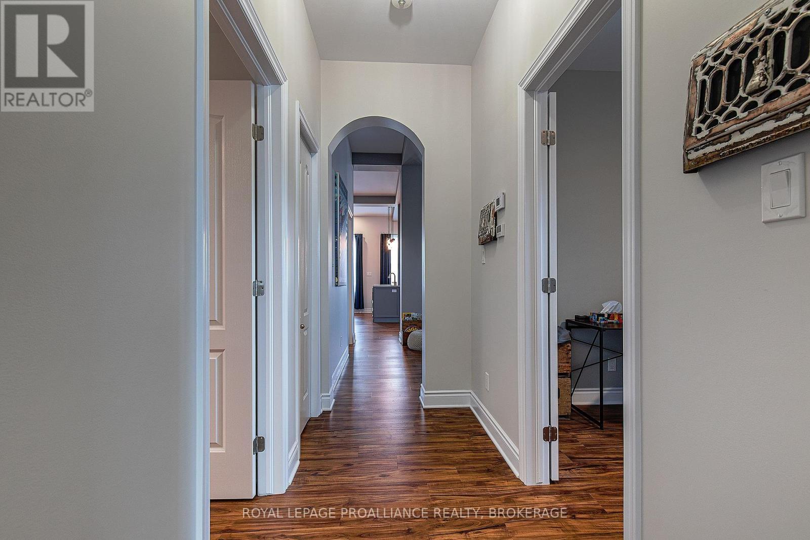 












163 KING STREET E

,
Gananoque,




Ontario
K7G1G3

