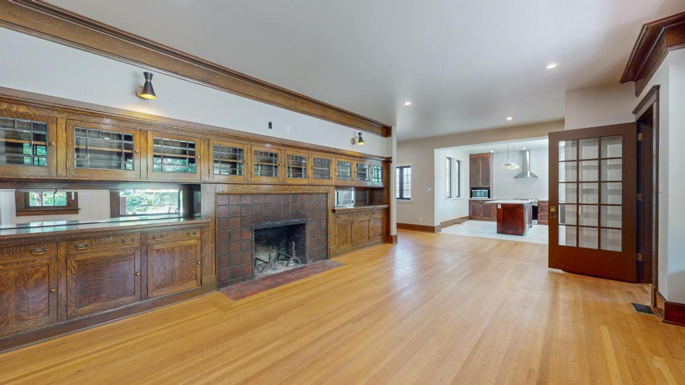 









321


4TH

Avenue, B,
Fernie,




BC
V0B 1M0

