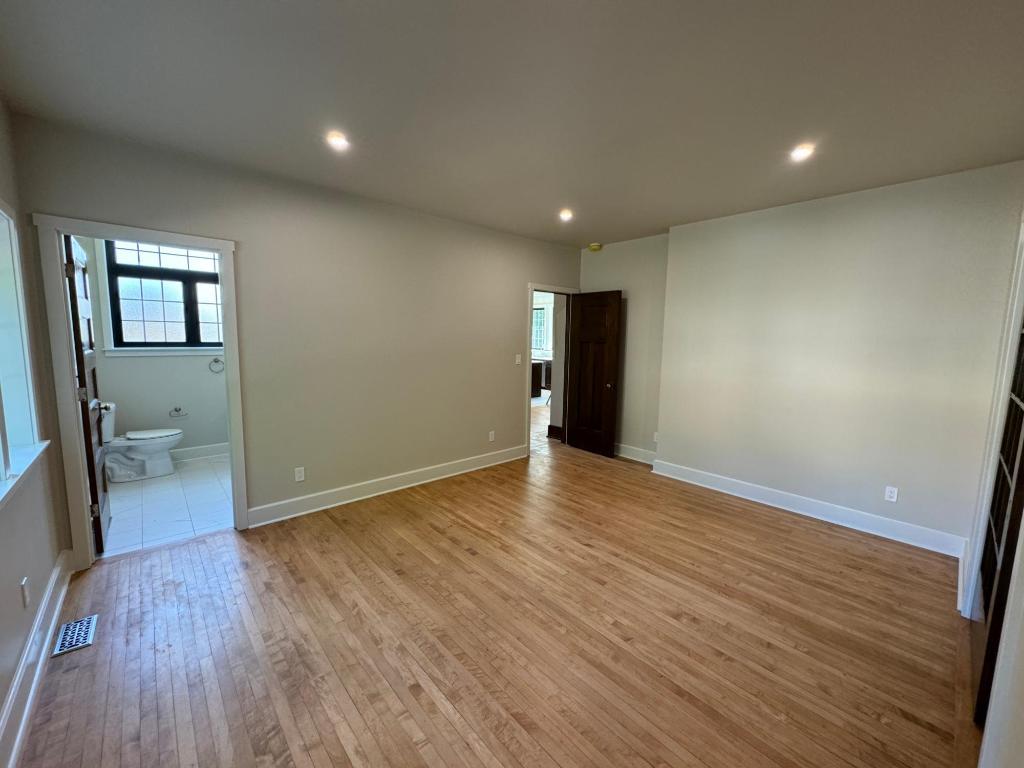 









321


4TH

Avenue, B,
Fernie,




BC
V0B 1M0

