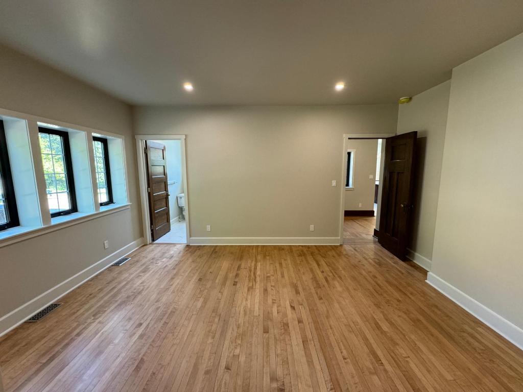 









321


4TH

Avenue, B,
Fernie,




BC
V0B 1M0

