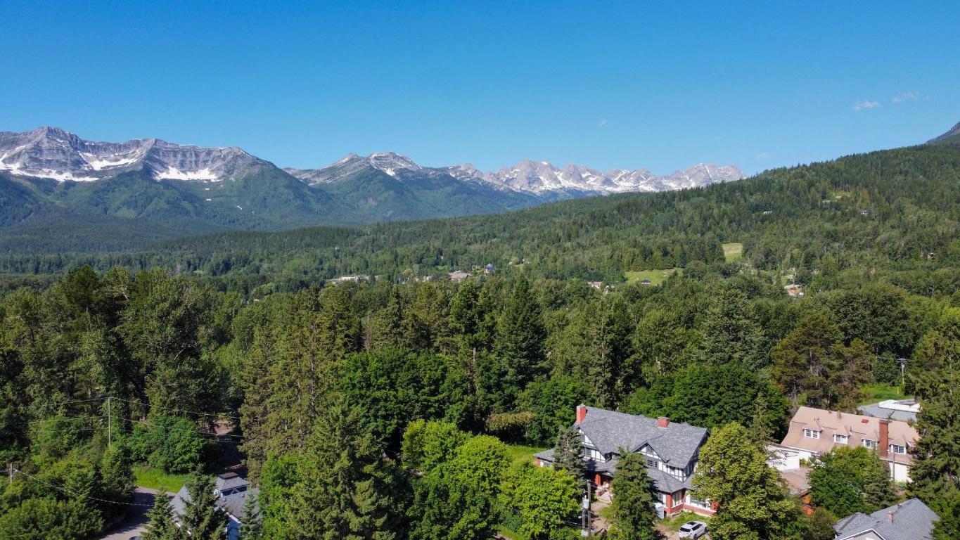 









321


4TH

Avenue, B,
Fernie,




BC
V0B 1M0


