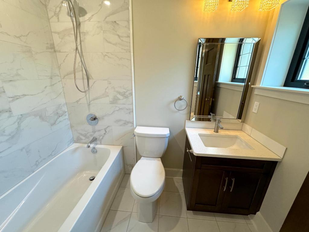 









321


4TH

Avenue, B,
Fernie,




BC
V0B 1M0

