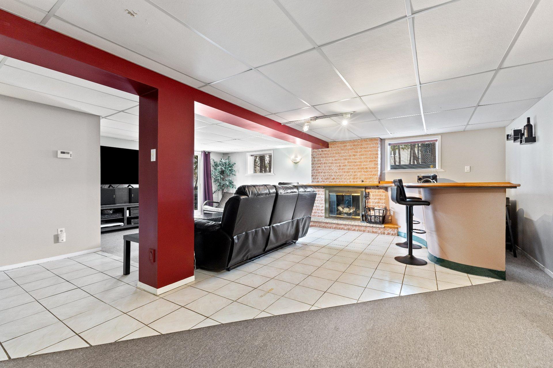









1360


Boul. Maloney E.

,
Gatineau (Gatineau),




QC
J8P1J3

