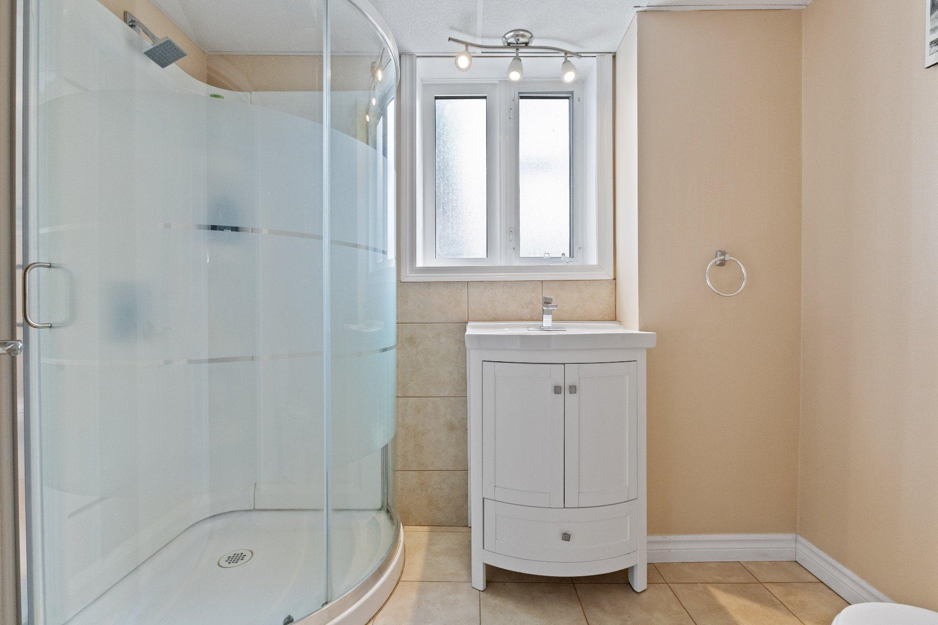 









1360


Boul. Maloney E.

,
Gatineau (Gatineau),




QC
J8P1J3

