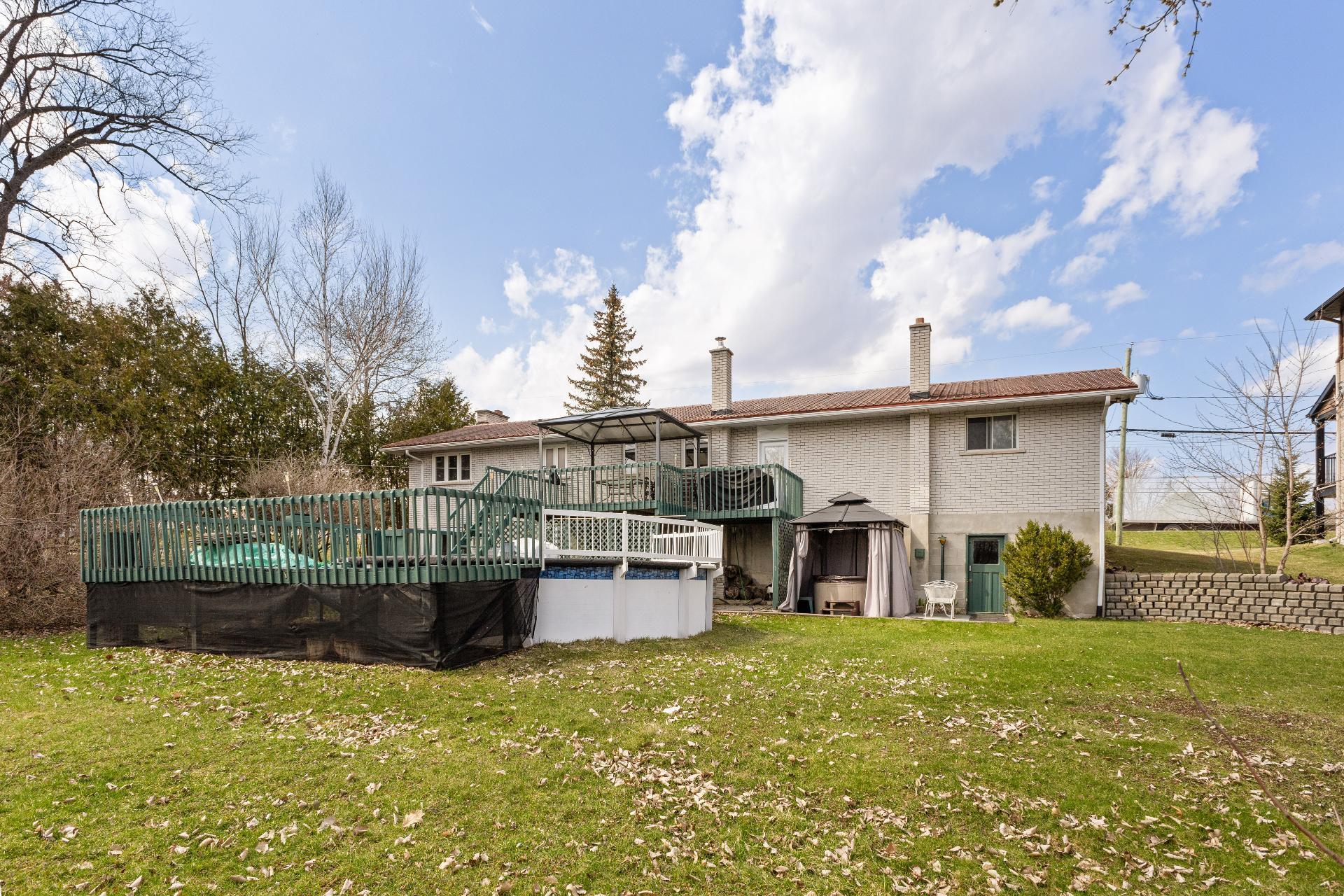 









1360


Boul. Maloney E.

,
Gatineau (Gatineau),




QC
J8P1J3

