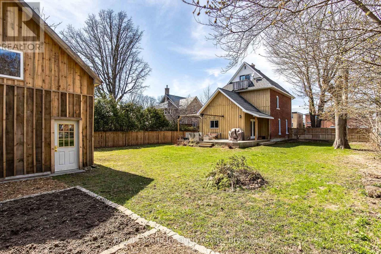 












13 STONE STREET

,
Springwater (Elmvale),




Ontario
L0L1P0

