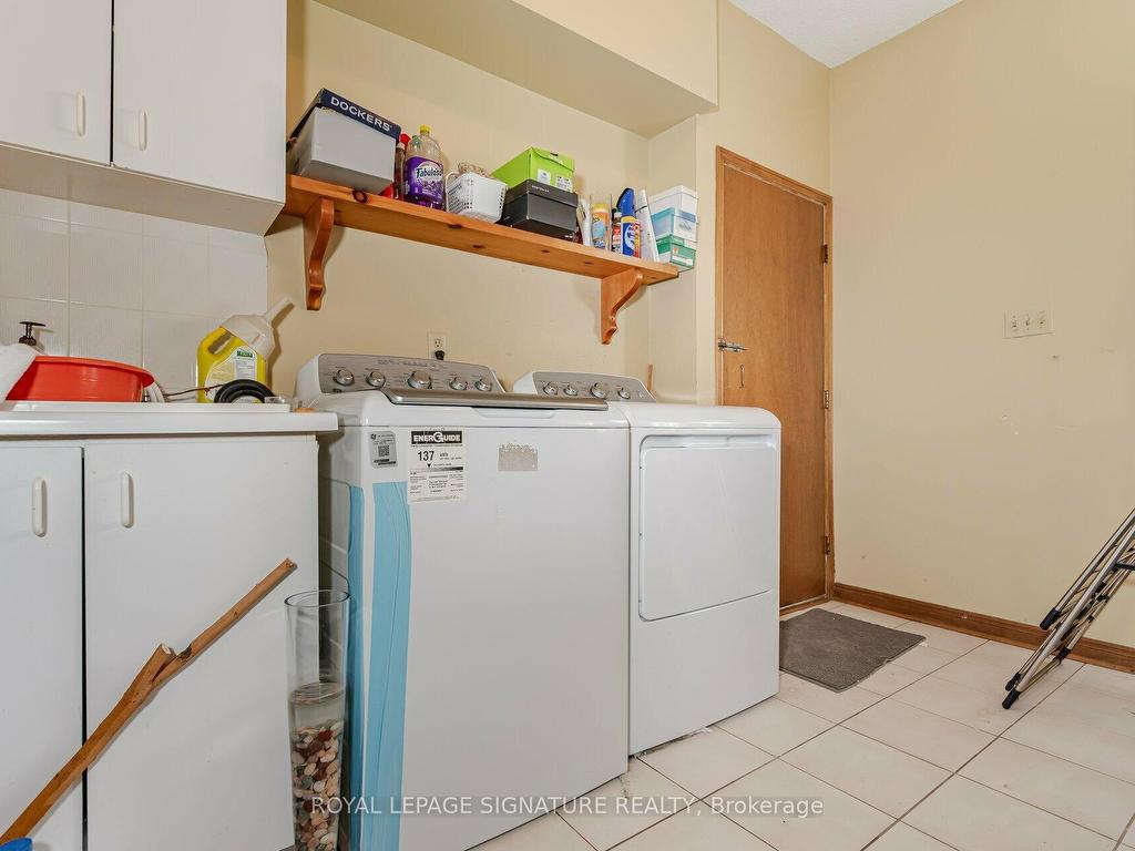 









100


Gas Light

Crescent,
Vaughan,




ON
L4L 8G1

