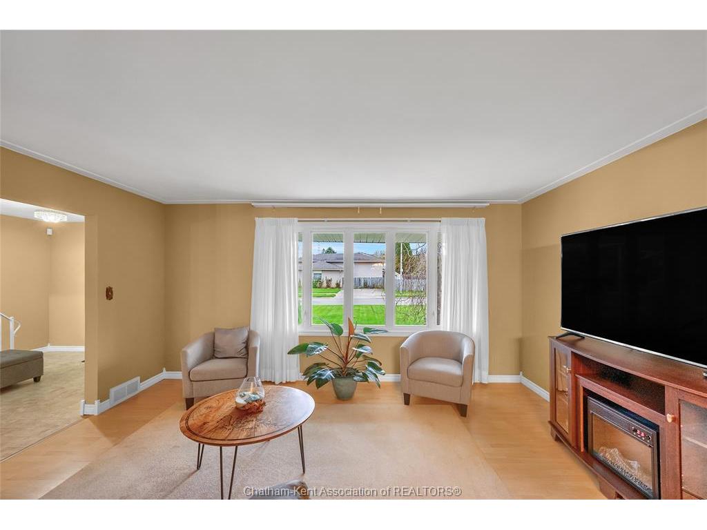 









33


Sylvester

Drive,
Chatham,




ON
N7M 2B7

