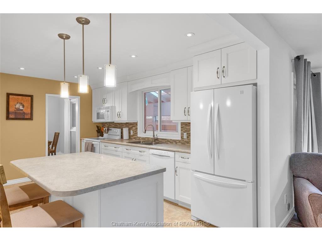 









33


Sylvester

Drive,
Chatham,




ON
N7M 2B7

