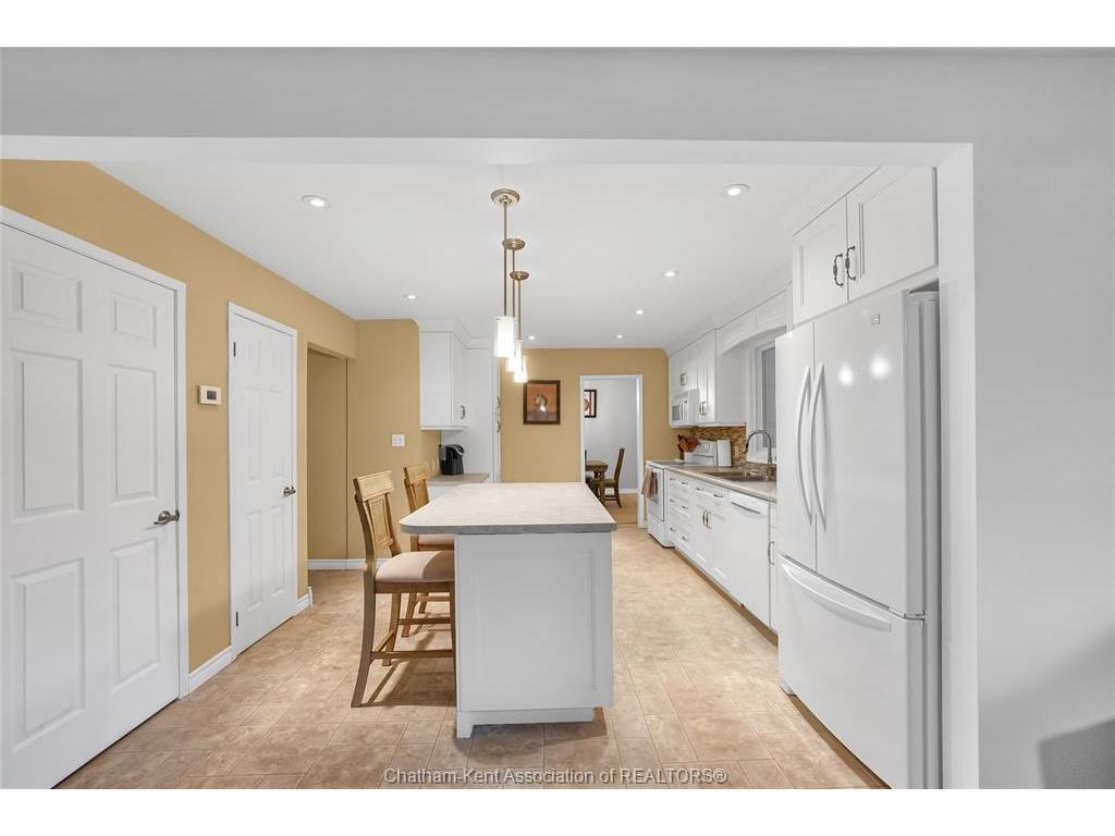 









33


Sylvester

Drive,
Chatham,




ON
N7M 2B7

