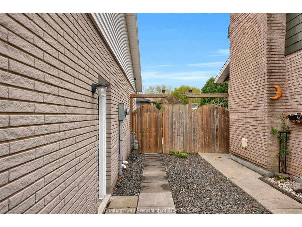 









33


Sylvester

Drive,
Chatham,




ON
N7M 2B7

