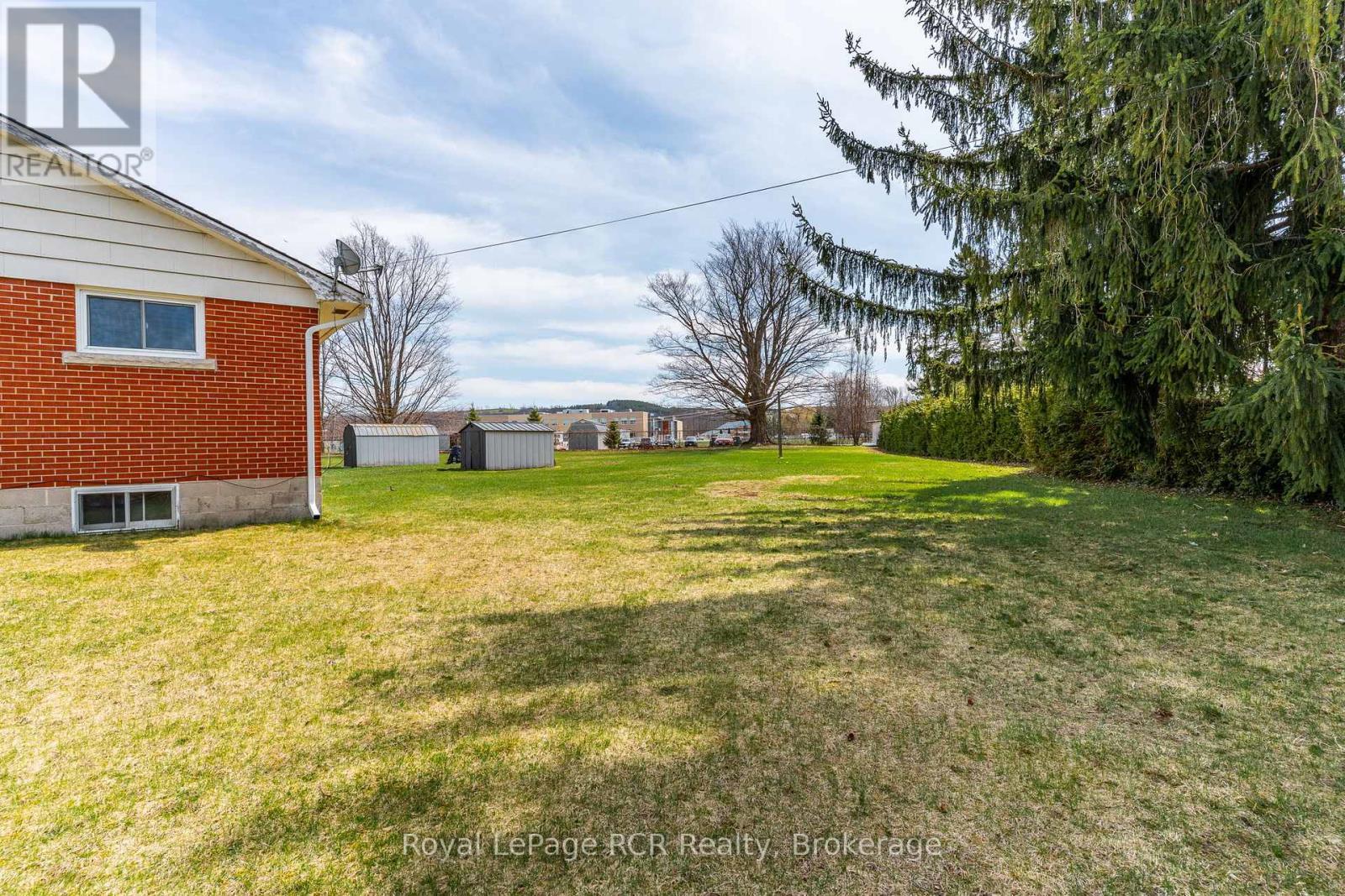 












456 SYKES STREET S

,
Meaford,




Ontario
N4L1C6

