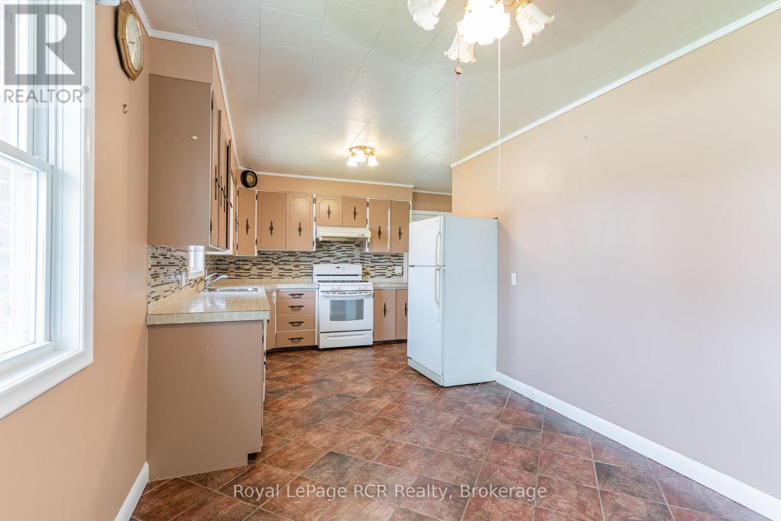 












456 SYKES STREET S

,
Meaford,




Ontario
N4L1C6

