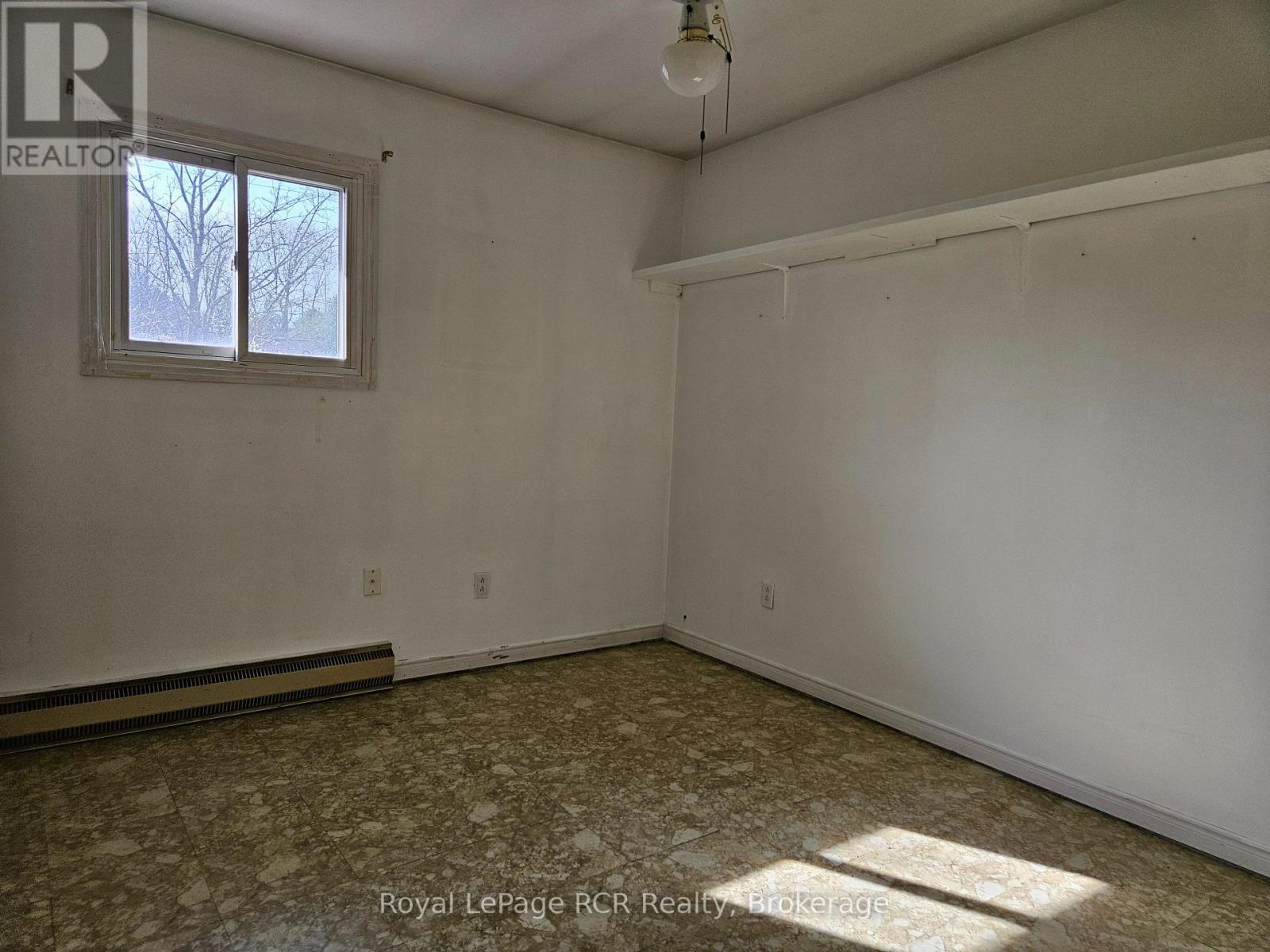 












127 KIRK STREET

,
Georgian Bluffs,




Ontario
N4K0G2

