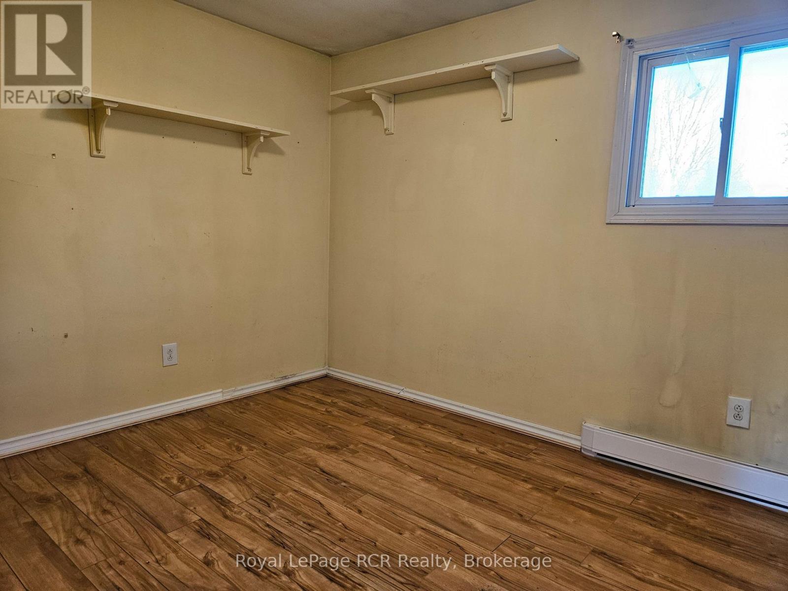 












127 KIRK STREET

,
Georgian Bluffs,




Ontario
N4K0G2

