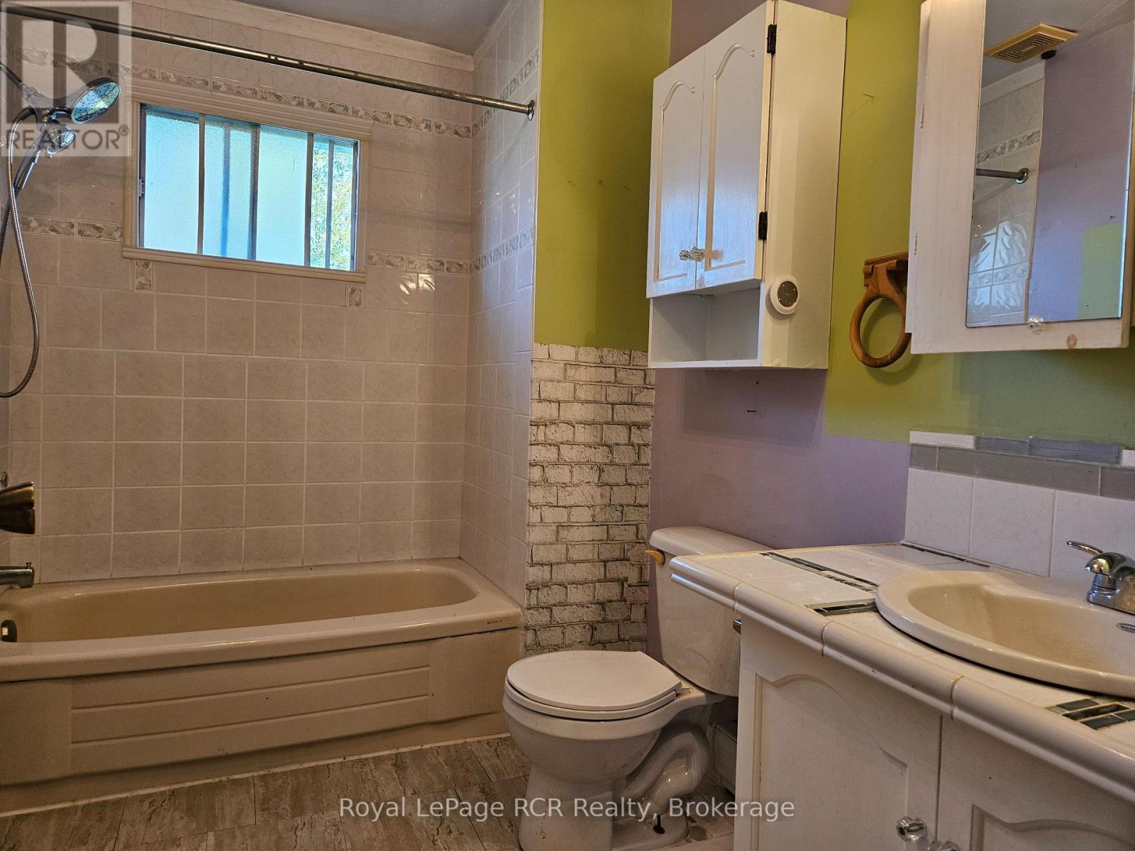 












127 KIRK STREET

,
Georgian Bluffs,




Ontario
N4K0G2

