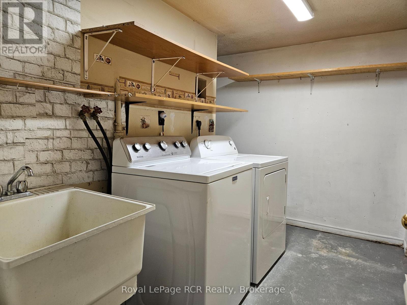 












127 KIRK STREET

,
Georgian Bluffs,




Ontario
N4K0G2

