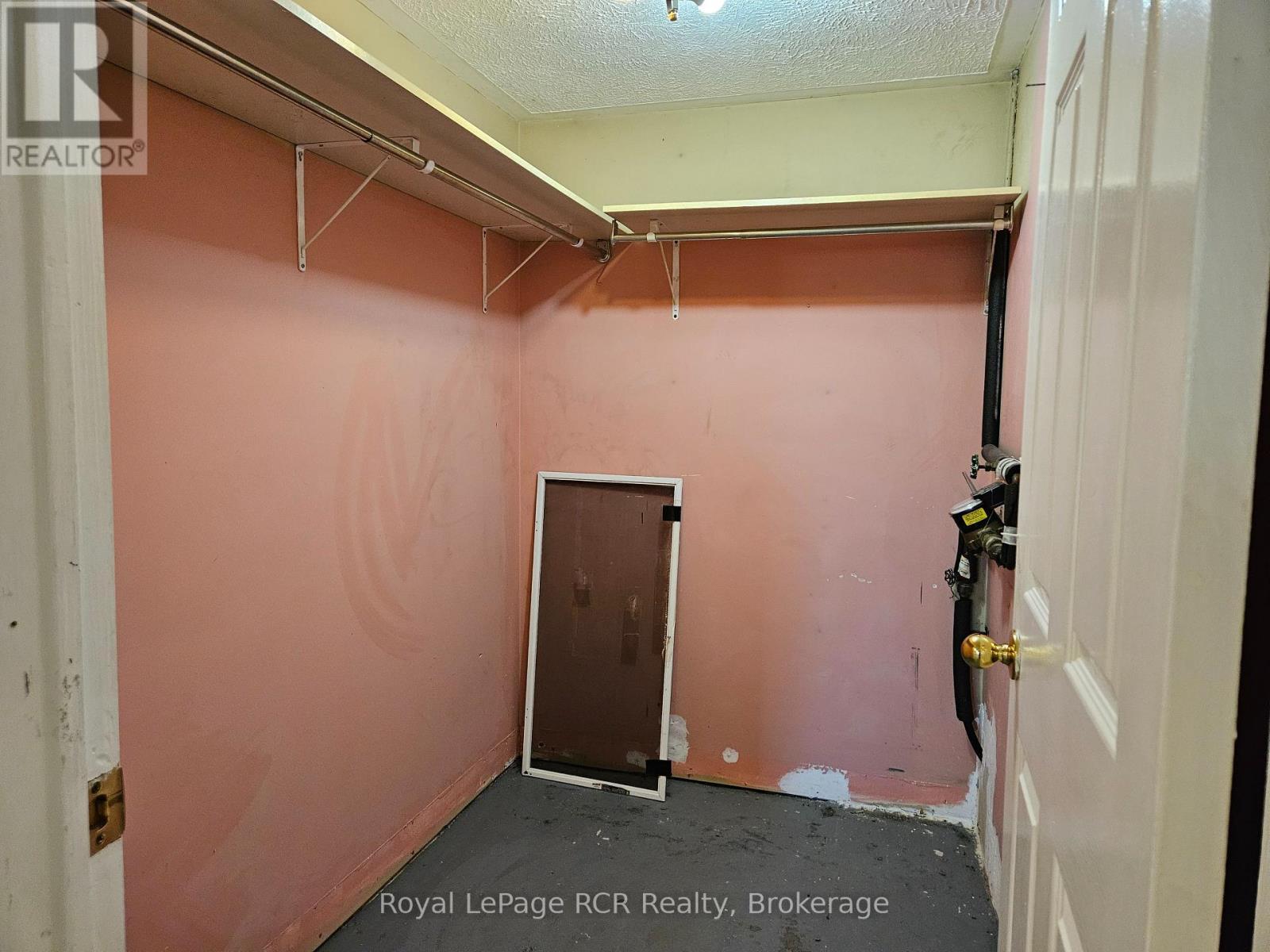 












127 KIRK STREET

,
Georgian Bluffs,




Ontario
N4K0G2

