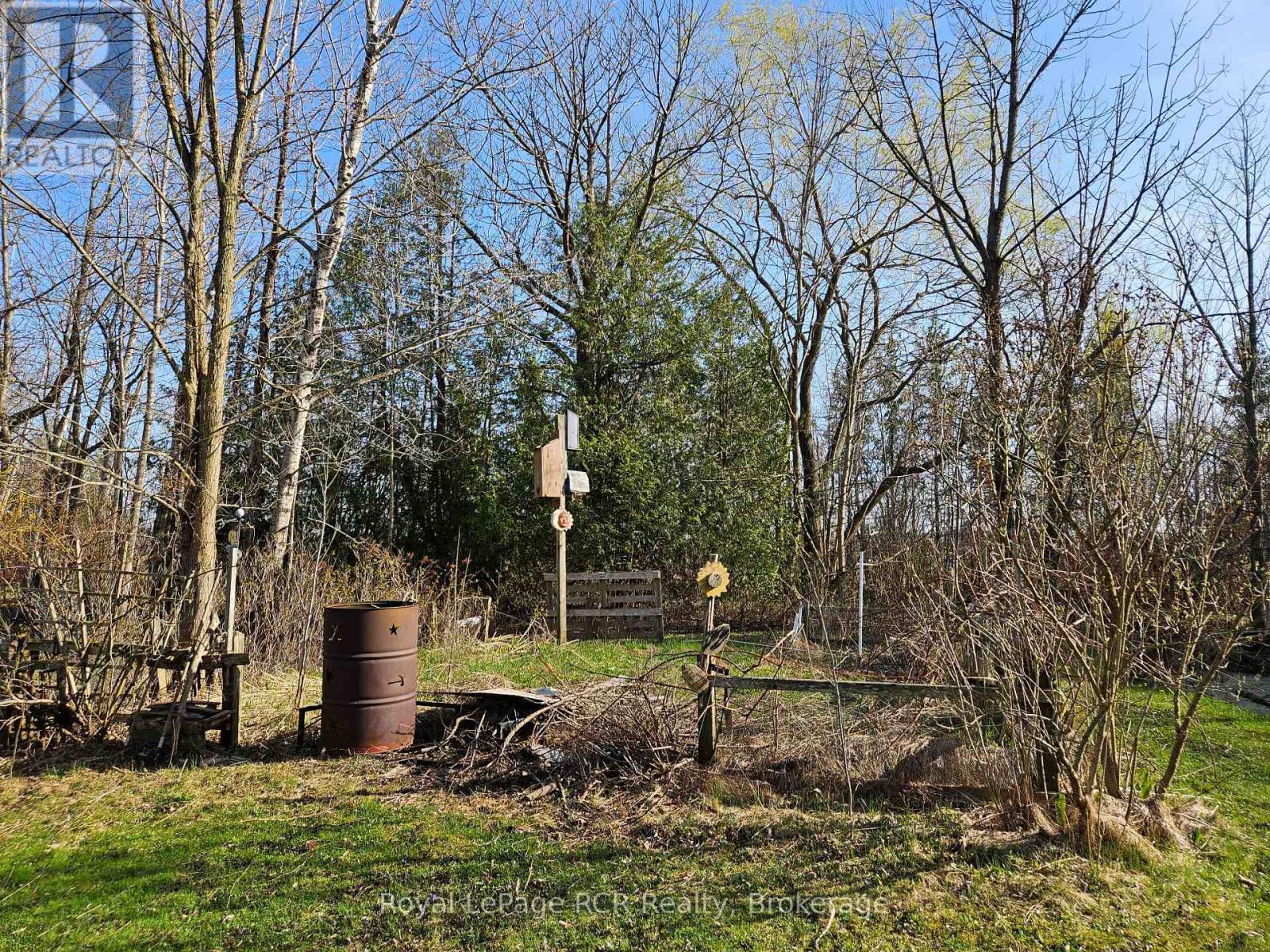 












127 KIRK STREET

,
Georgian Bluffs,




Ontario
N4K0G2

