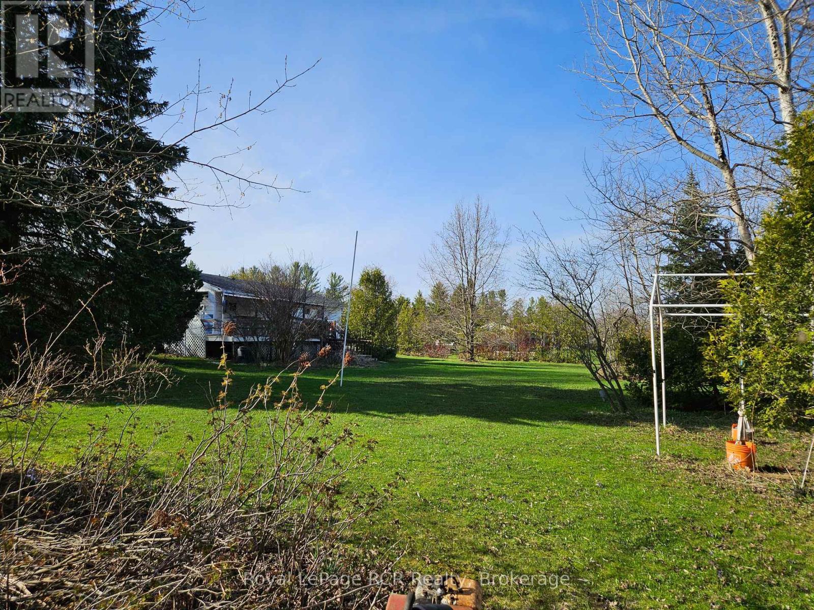 












127 KIRK STREET

,
Georgian Bluffs,




Ontario
N4K0G2

