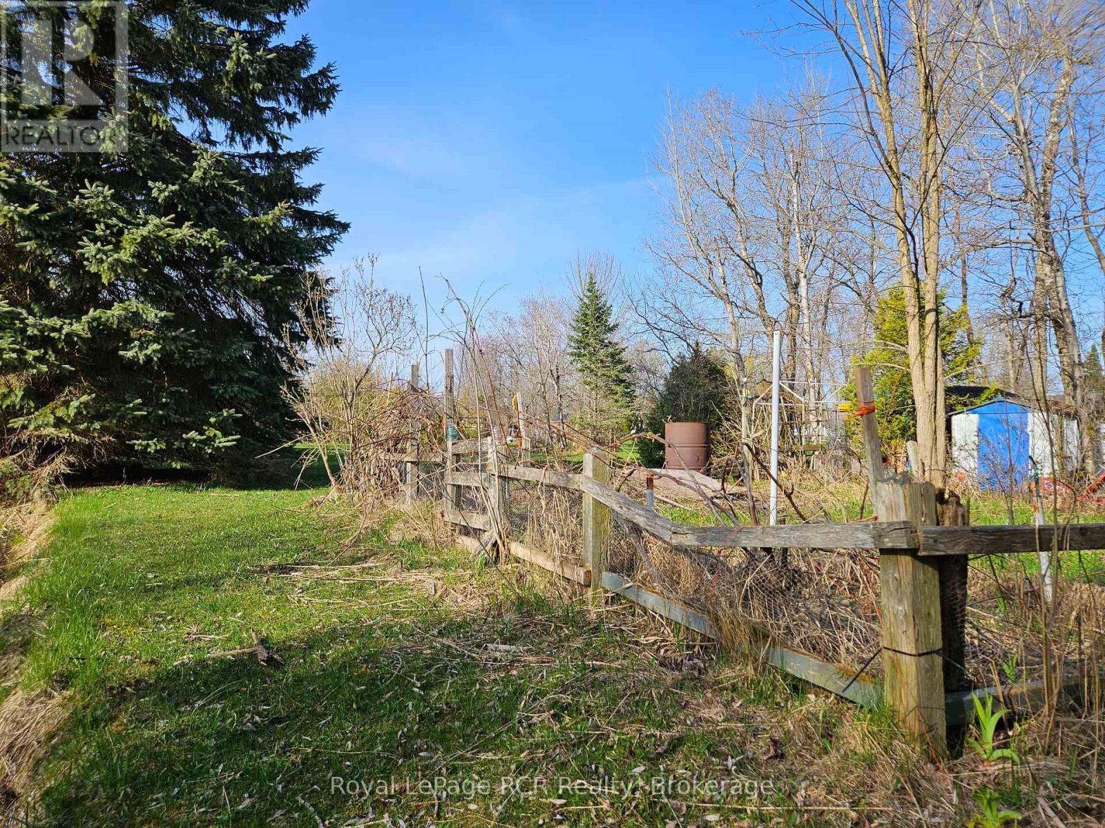 












127 KIRK STREET

,
Georgian Bluffs,




Ontario
N4K0G2

