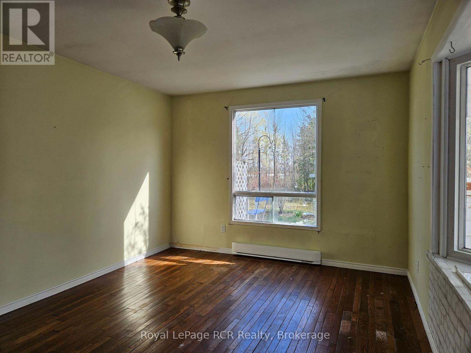 












127 KIRK STREET

,
Georgian Bluffs,




Ontario
N4K0G2

