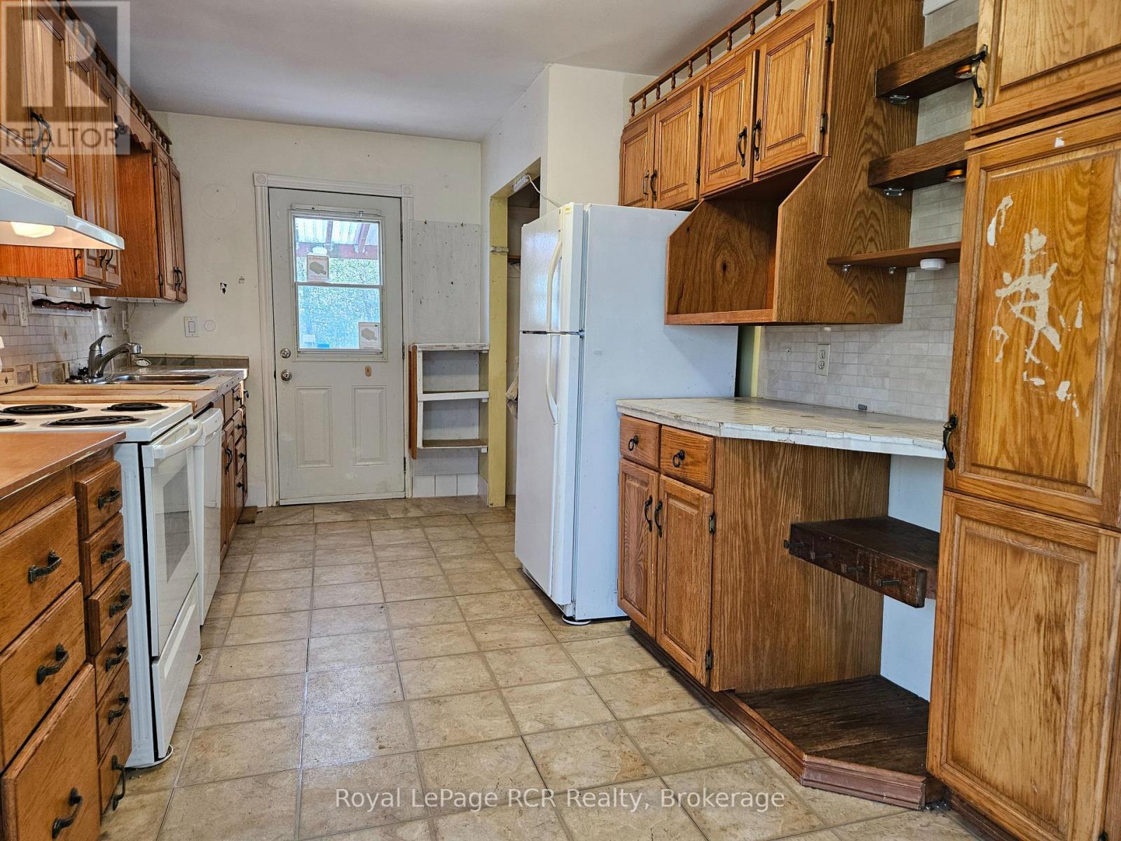 












127 KIRK STREET

,
Georgian Bluffs,




Ontario
N4K0G2

