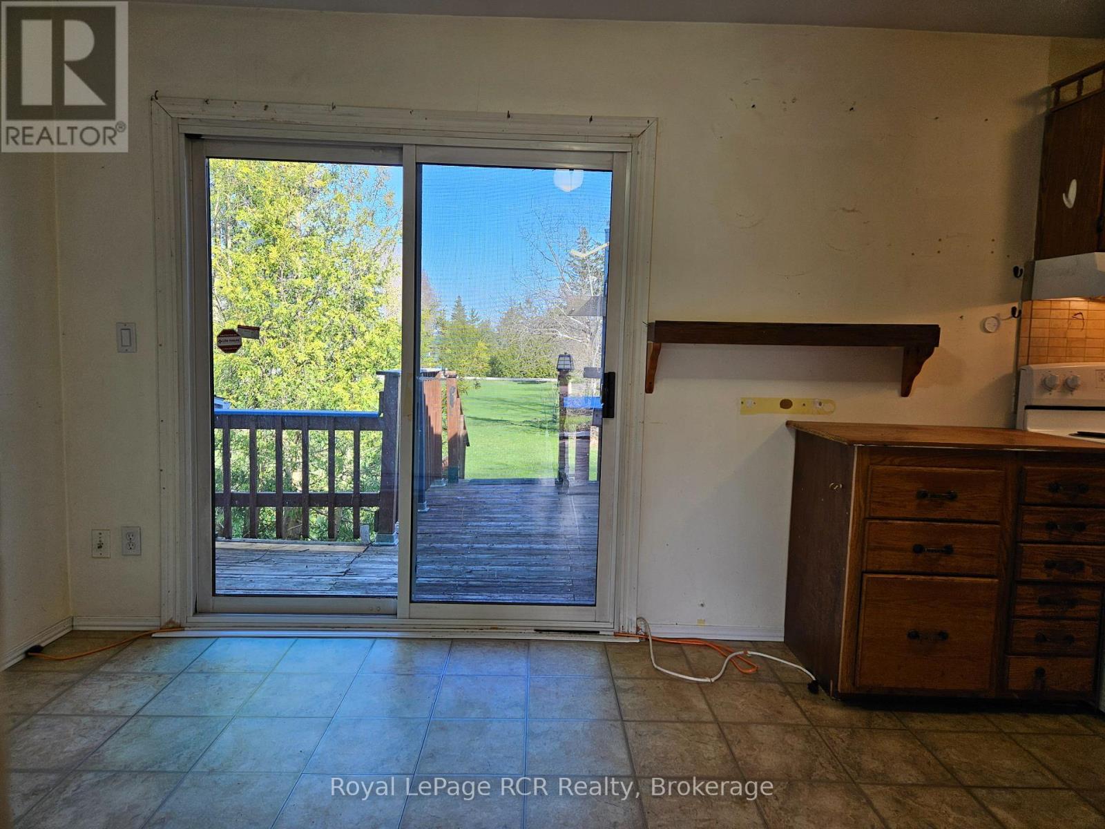 












127 KIRK STREET

,
Georgian Bluffs,




Ontario
N4K0G2

