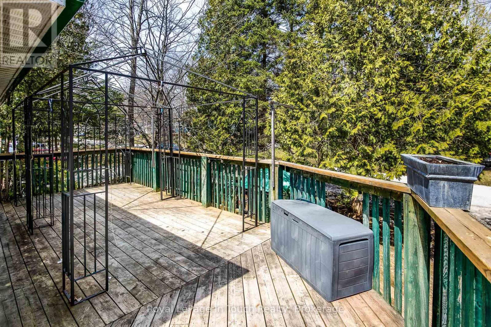 












7 DUNDEE DRIVE

,
Tiny,




Ontario
L9M0B3

