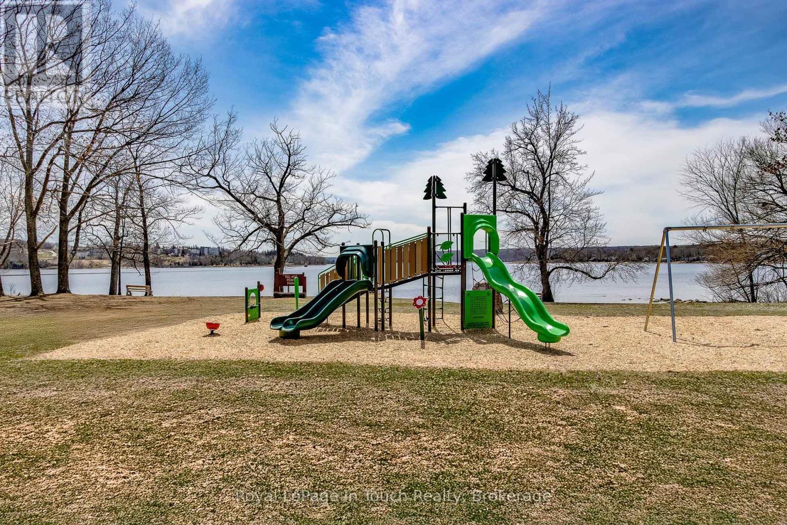 












7 DUNDEE DRIVE

,
Tiny,




Ontario
L9M0B3

