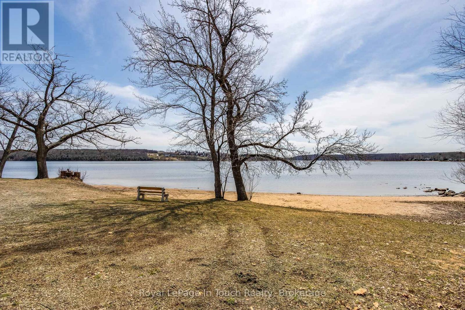 












7 DUNDEE DRIVE

,
Tiny,




Ontario
L9M0B3

