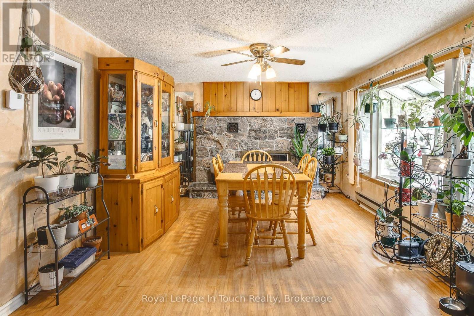 












7 DUNDEE DRIVE

,
Tiny,




Ontario
L9M0B3

