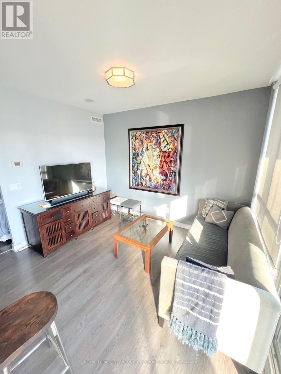 












3210 - 110 CHARLES STREET E

,
Toronto,




Ontario
M4Y1T5

