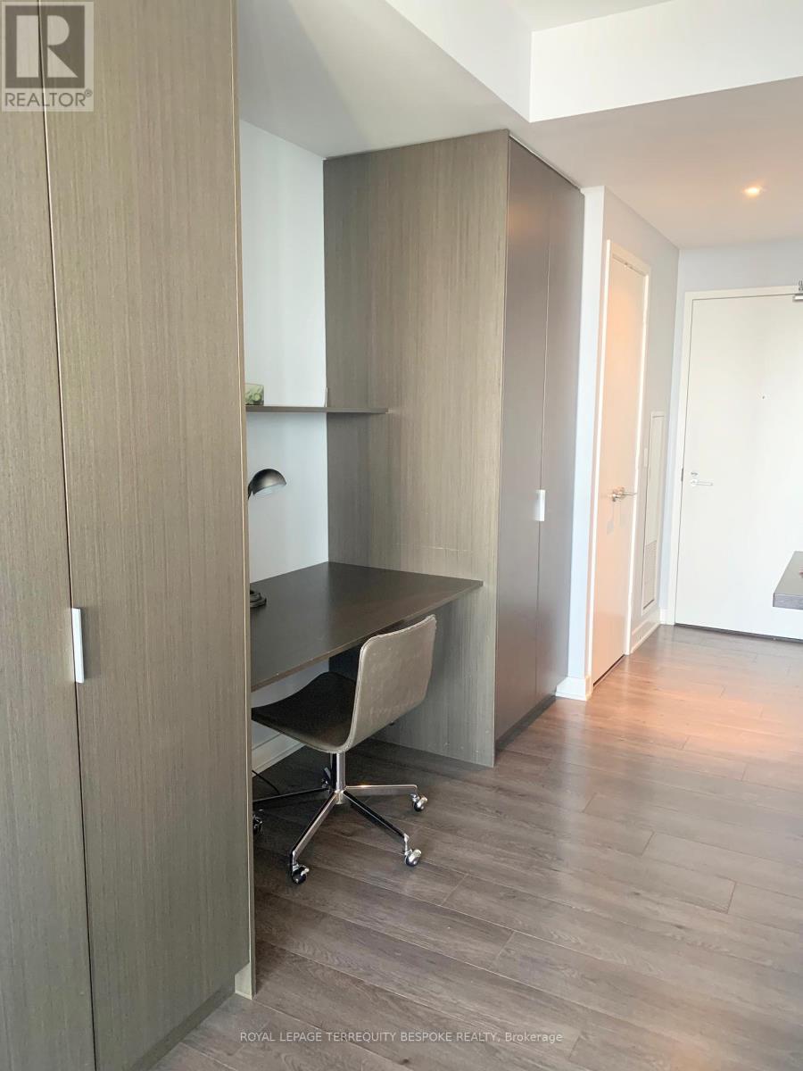 












3210 - 110 CHARLES STREET E

,
Toronto,




Ontario
M4Y1T5

