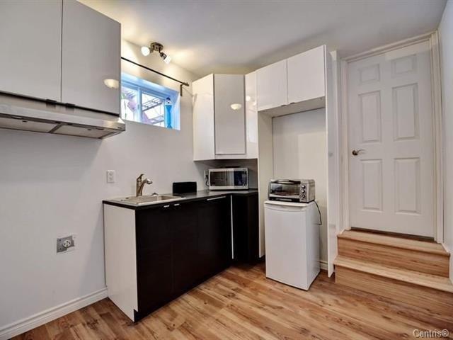 









1210

 - 1214


Rue Milton

,
Laval (Chomedey),




QC
H7W1W2

