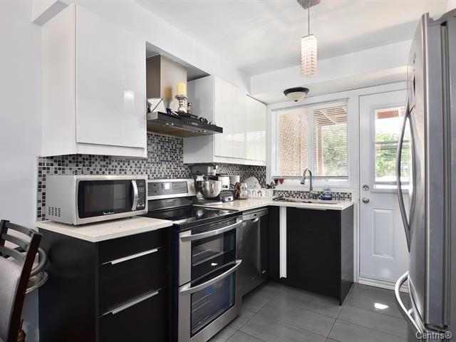 









1210

 - 1214


Rue Milton

,
Laval (Chomedey),




QC
H7W1W2

