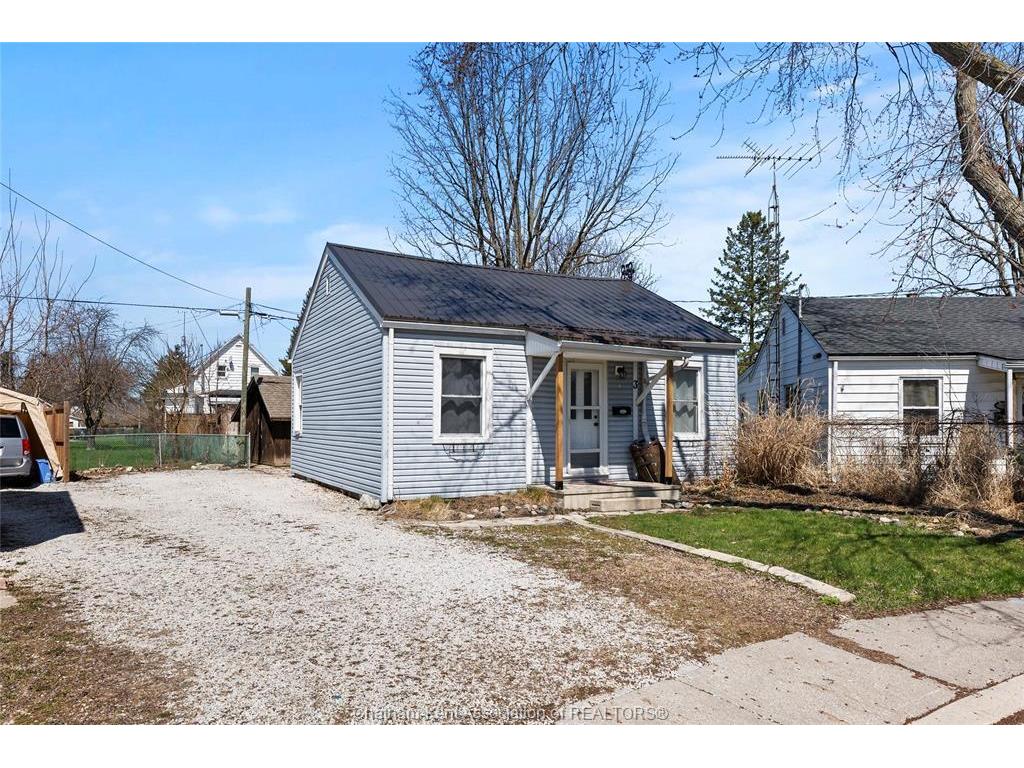 









3


Montgomery

Crescent,
Wallaceburg,




ON
N8A 1P3

