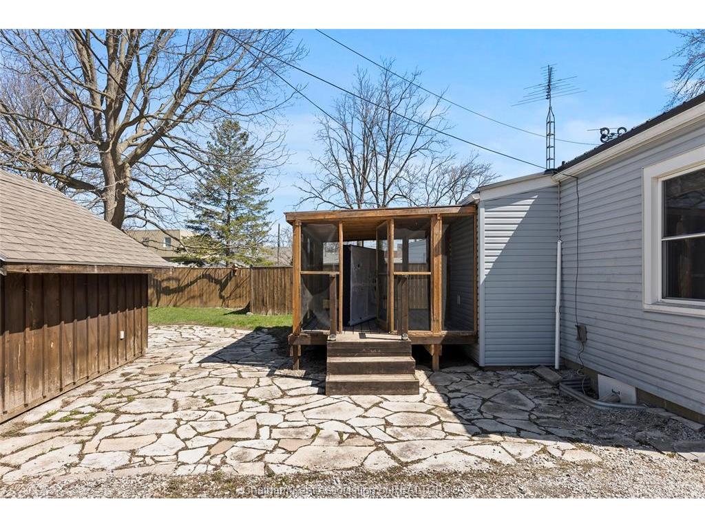 









3


Montgomery

Crescent,
Wallaceburg,




ON
N8A 1P3

