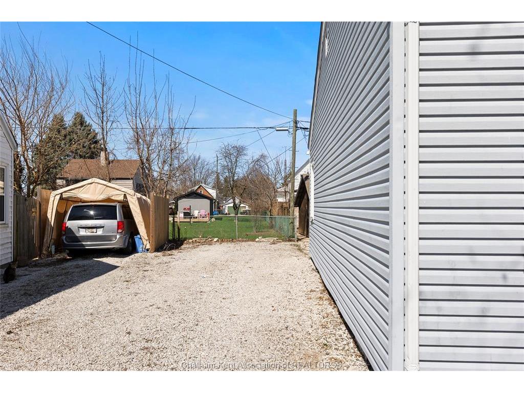 









3


Montgomery

Crescent,
Wallaceburg,




ON
N8A 1P3

