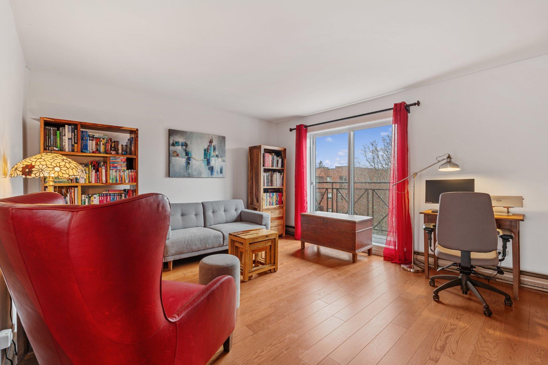









4220


Rue De Chambly

, 302,
Montréal (Rosemont/La Petite-Patrie),




QC
H1X3J7

