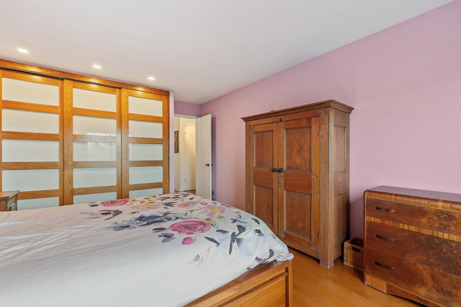 









4220


Rue De Chambly

, 302,
Montréal (Rosemont/La Petite-Patrie),




QC
H1X3J7


