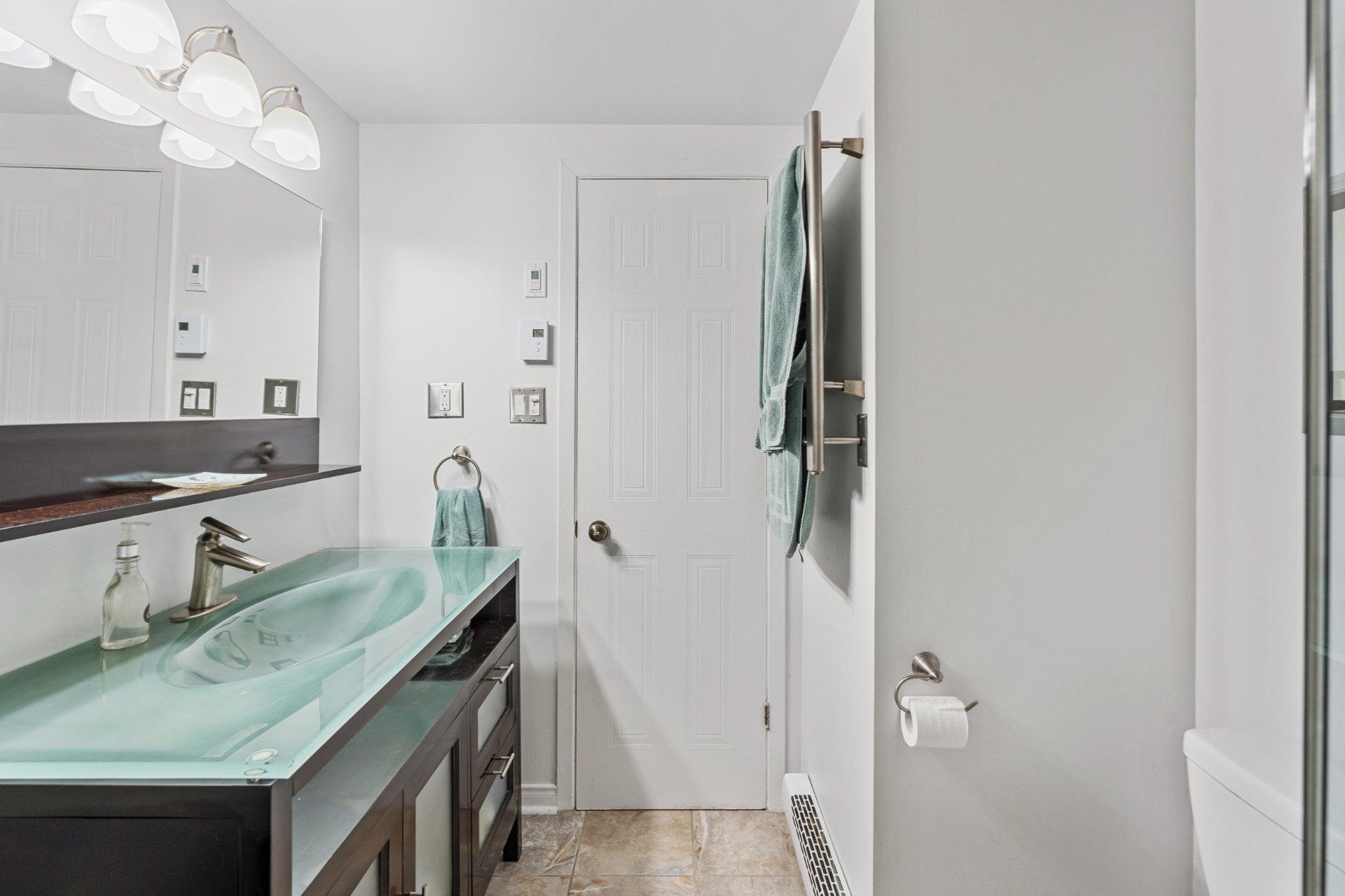 









4220


Rue De Chambly

, 302,
Montréal (Rosemont/La Petite-Patrie),




QC
H1X3J7

