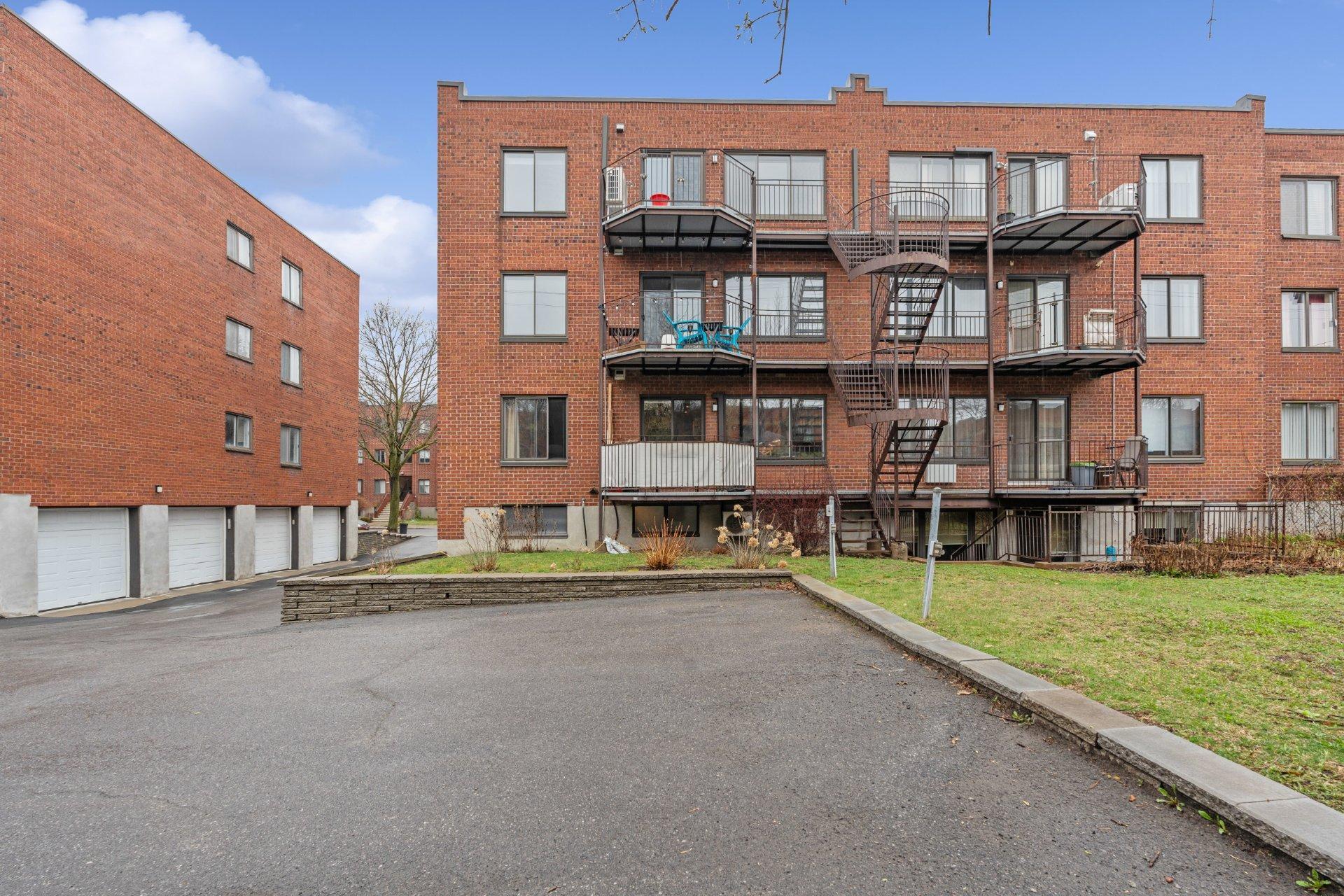 









4220


Rue De Chambly

, 302,
Montréal (Rosemont/La Petite-Patrie),




QC
H1X3J7

