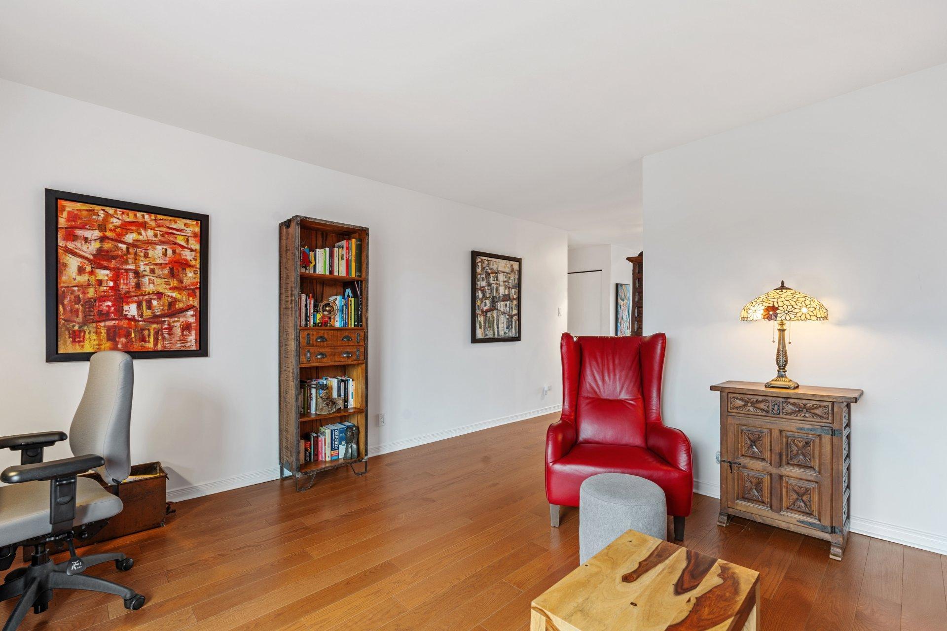 









4220


Rue De Chambly

, 302,
Montréal (Rosemont/La Petite-Patrie),




QC
H1X3J7


