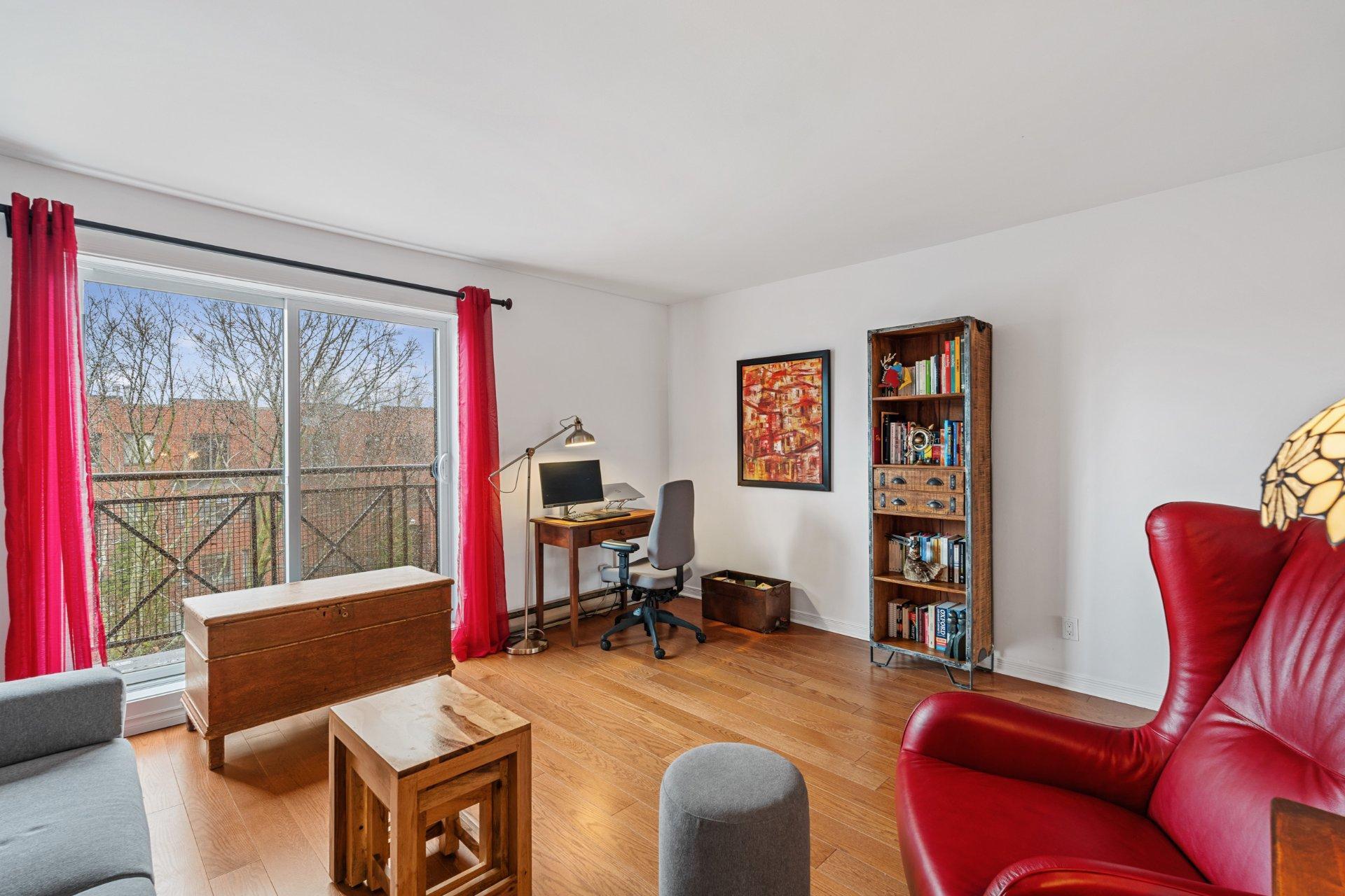 









4220


Rue De Chambly

, 302,
Montréal (Rosemont/La Petite-Patrie),




QC
H1X3J7

